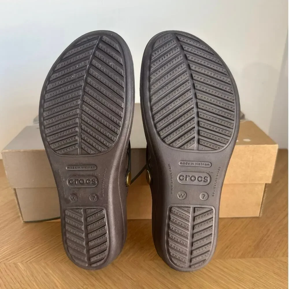 Crocs Sanrah Beveled Circle Women Wedge Sandals- SZ 7